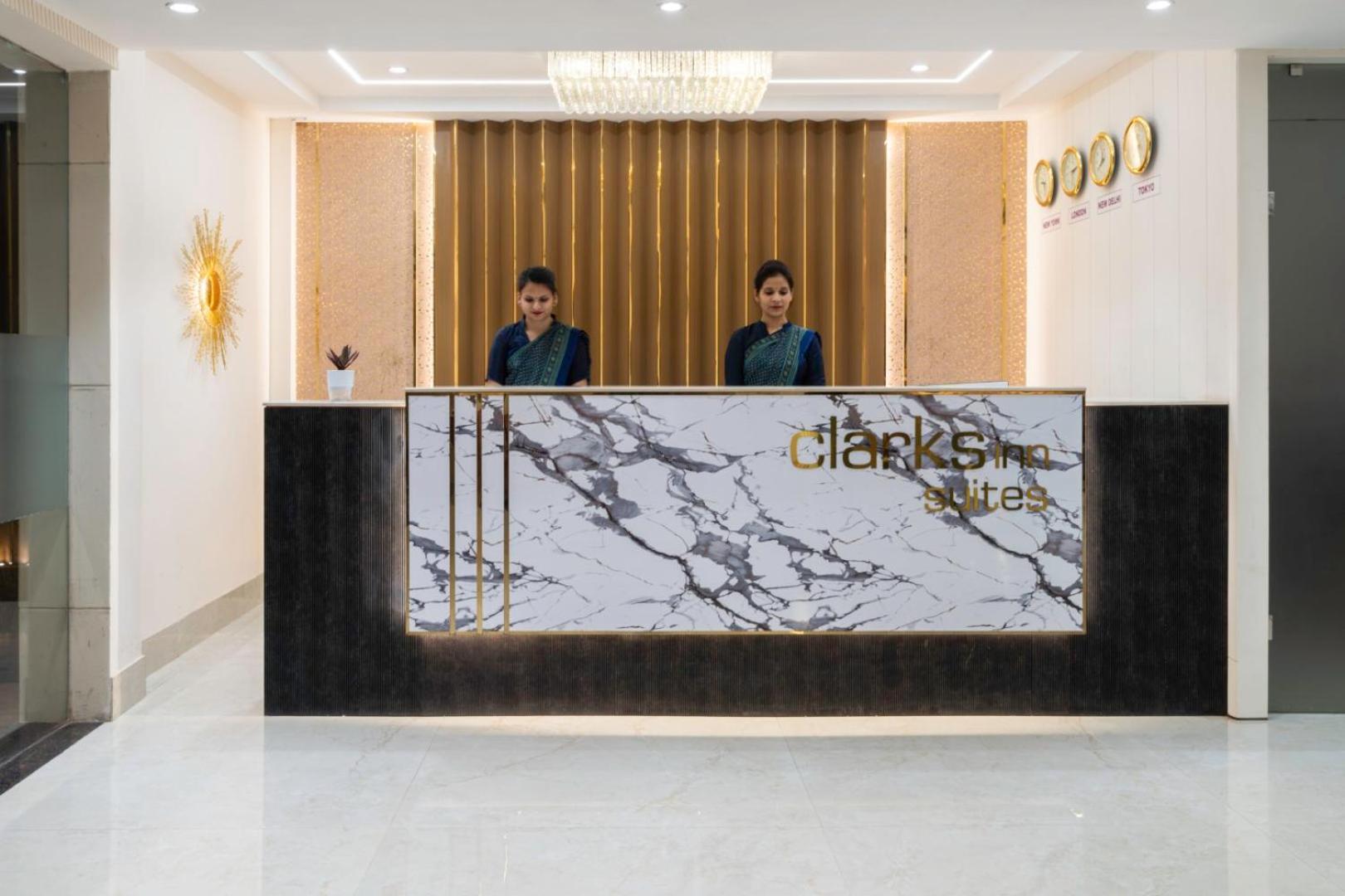 Clarks Inn Suites Agra Near Tajmahal Екстериор снимка